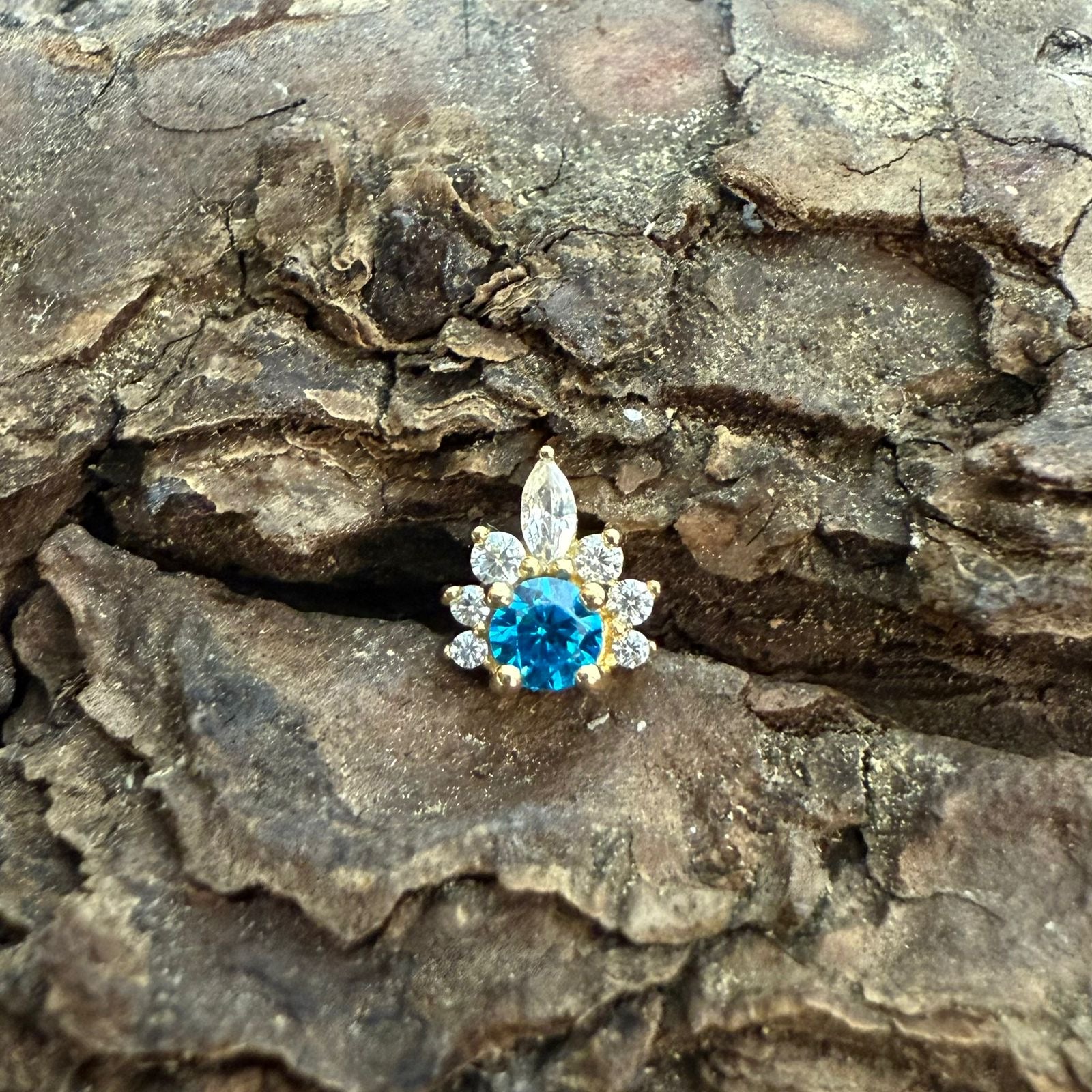 Gold Majestic Topaz Dermal Top