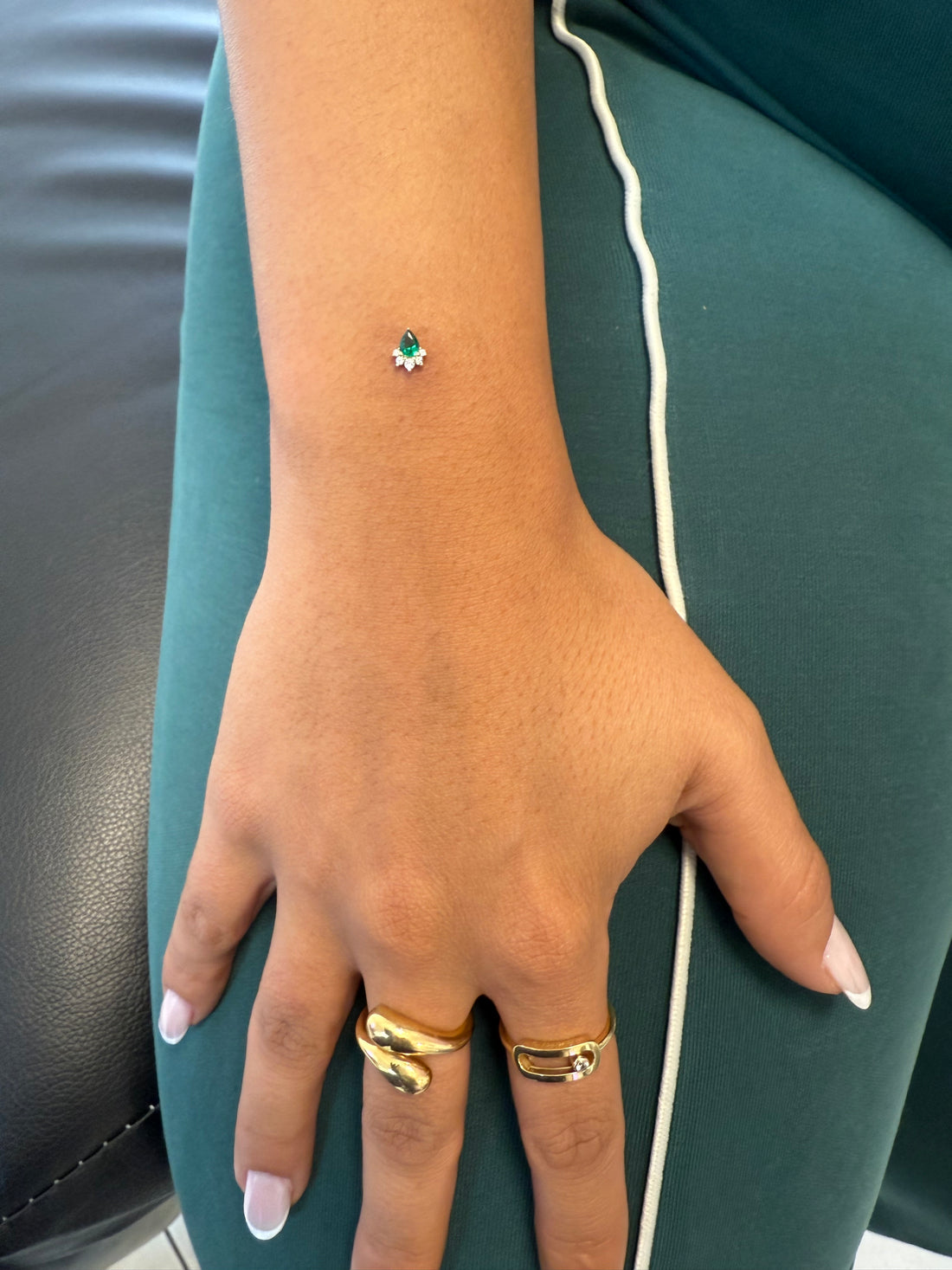 Gold Emerald Queen Dermal Top