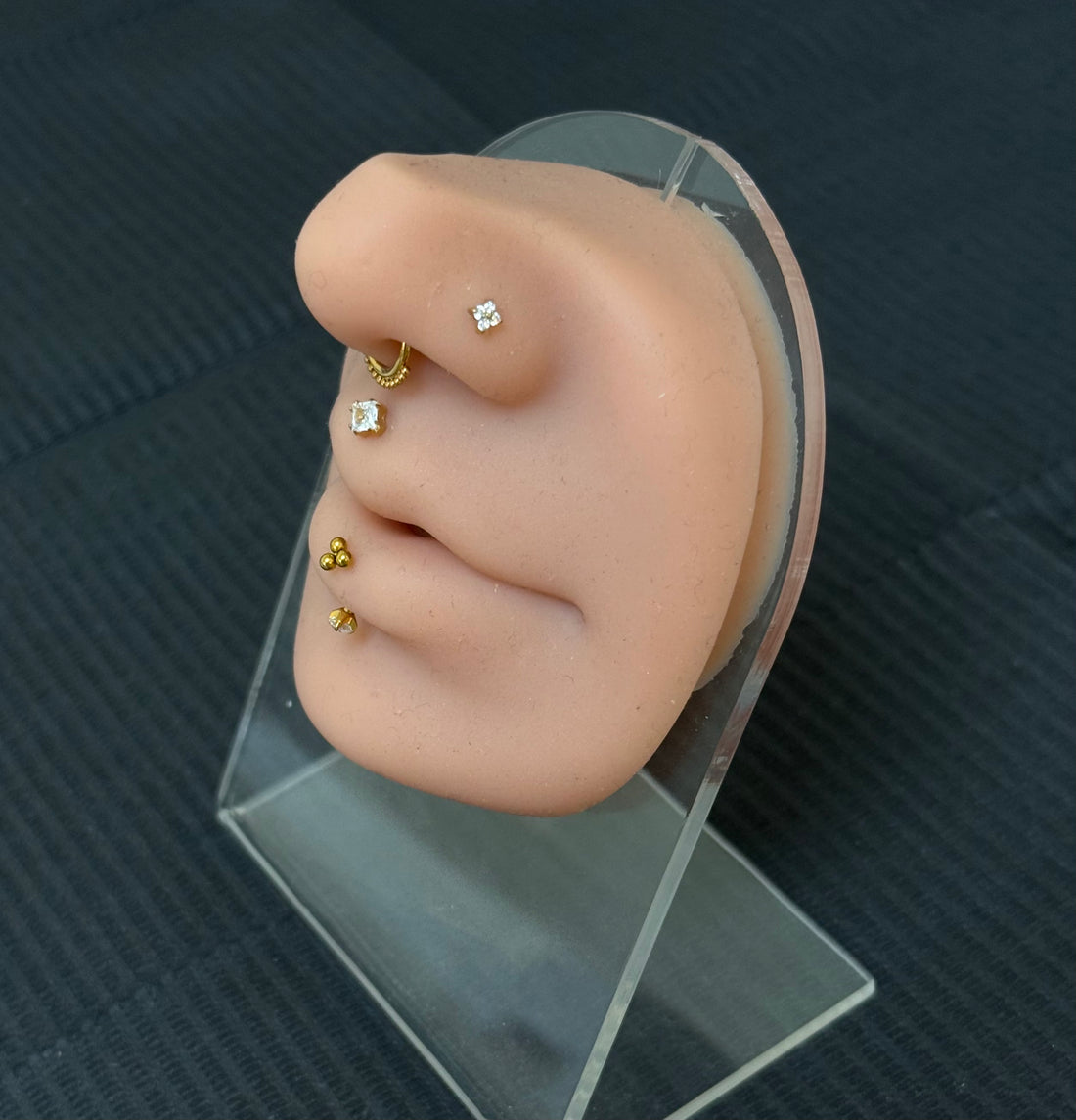 Tiny petals nose stud