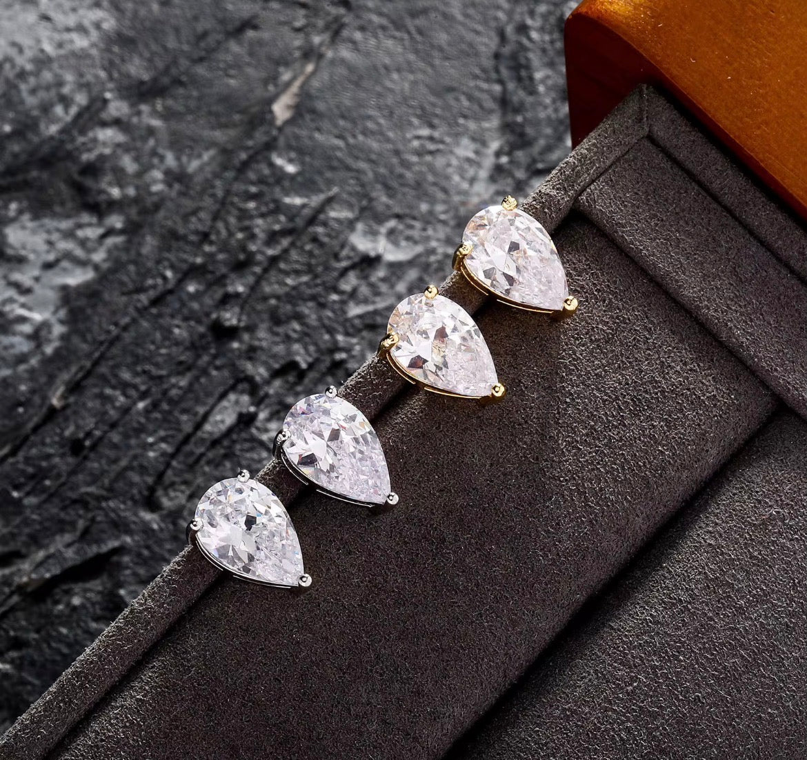 Titanium Earring 815
