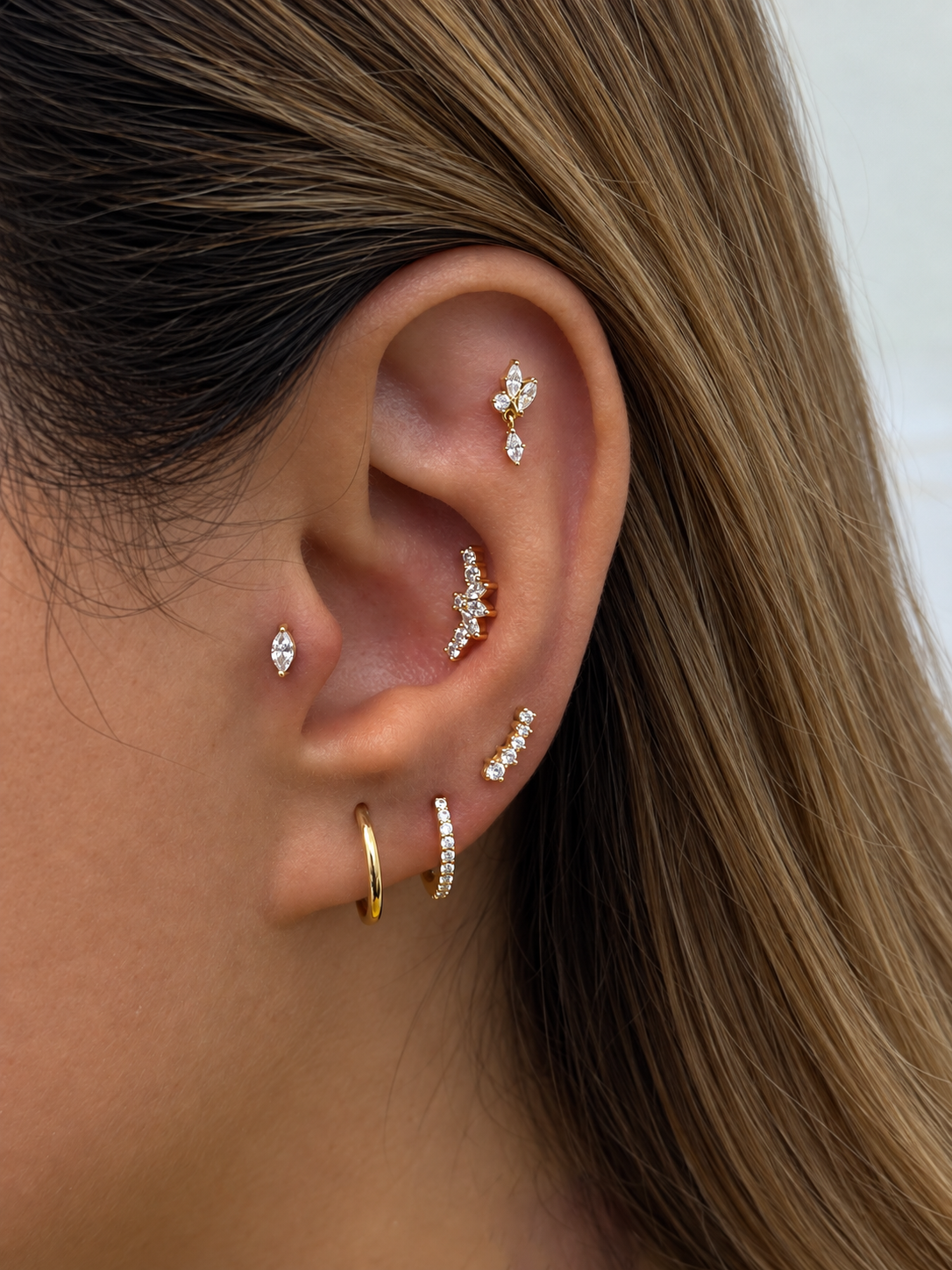 Imperial Tiara 18K Solid Gold Earring