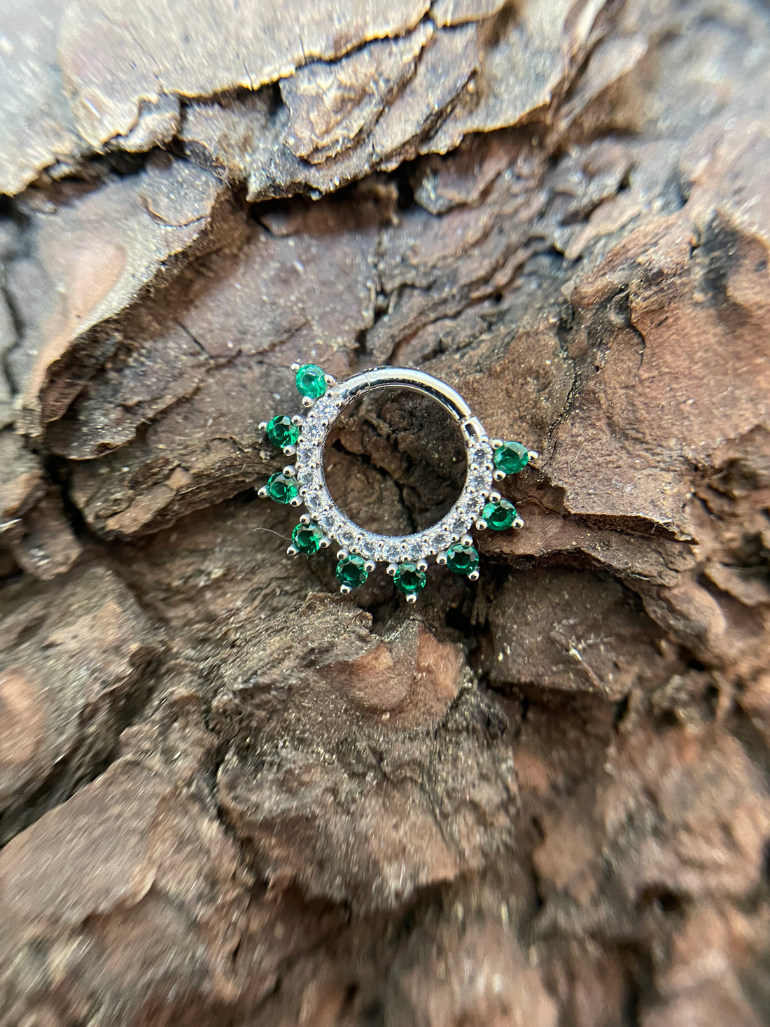 White Gold Emerald Queen Clicker