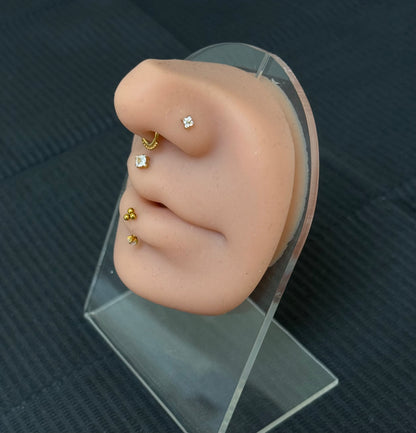 Tiny petals nose stud