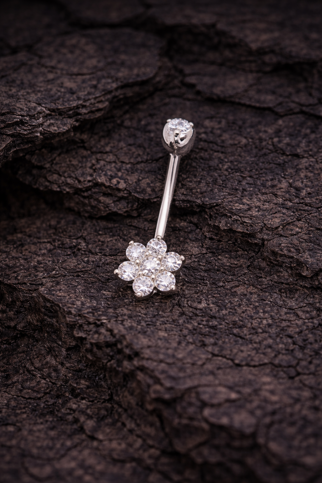 18K White Gold Flower Belly Piercing
