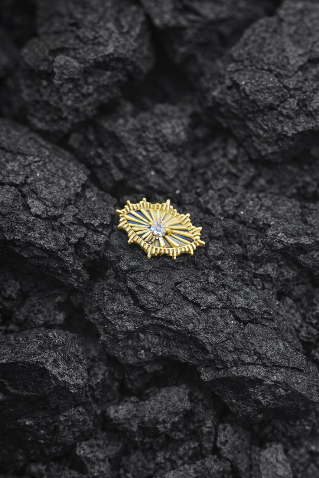 Gold Ancient Eye Dermal Top