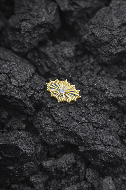 Gold Ancient Eye Dermal Top